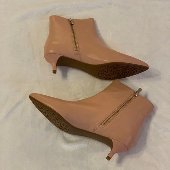 Taryn Rose New "Nora Luxe Leather" Sea Shell (Tannish Peach) Booties, Size 11! - Picture 2 of 8